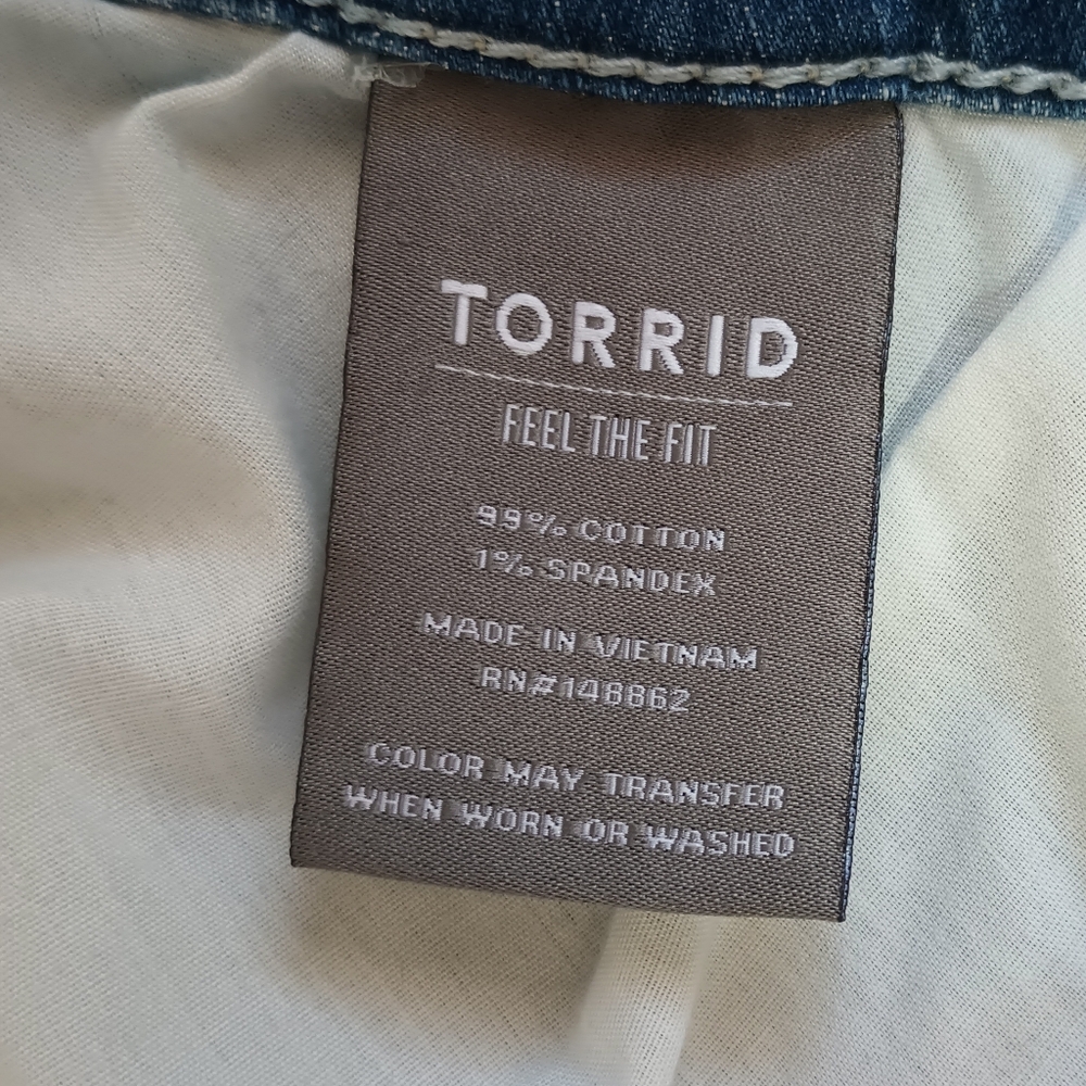 Torrid Women's Mid Rise Short - Picture 7 of 11